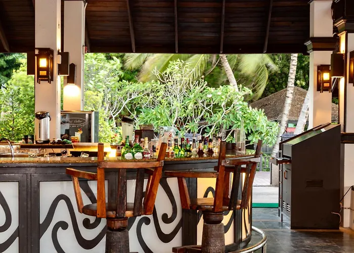 Family Hotel: Phi Phi Holiday Resort, Leam Tong Beach